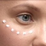 Blefaroplastia en Bilbao: cuando la mirada vuelve a reflejar cómo te sientes blefaroplastia-bilbao-hombres-mujeres-clinica-urquijo